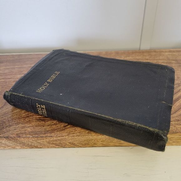 Holy Bible Black Soft Leather Bound 1941 - Picture 6 of 10